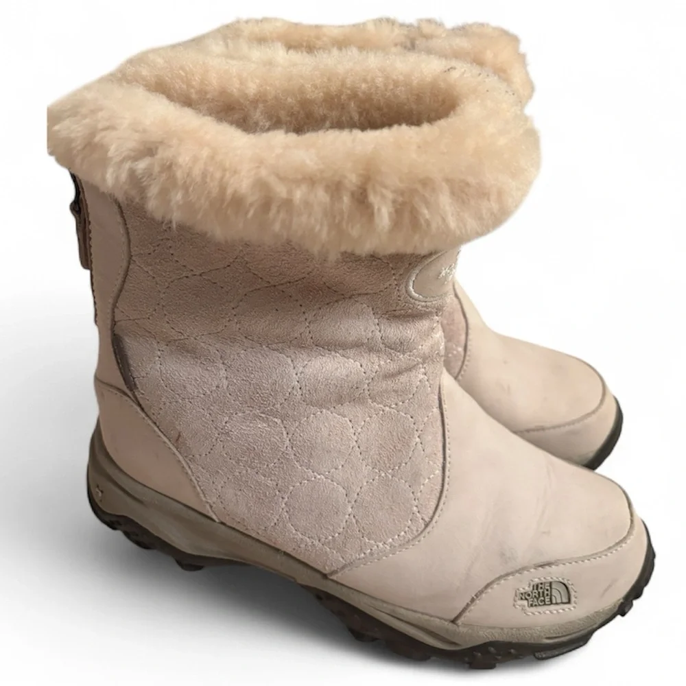 The North Face boots 200 gram primaloft insulation women’s size 6